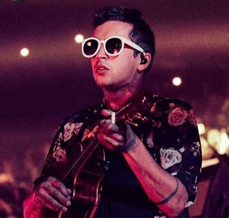 Need help finding Tyler Joseph’s sunglasses : r/twentyonepilots.